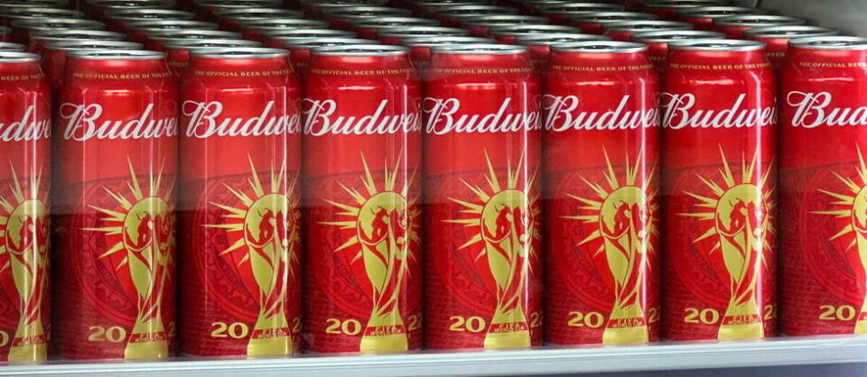 Budweiser est un partenaire de longue date de la Coupe du monde.  - Credit:PATRICK T. FALLON / AFP