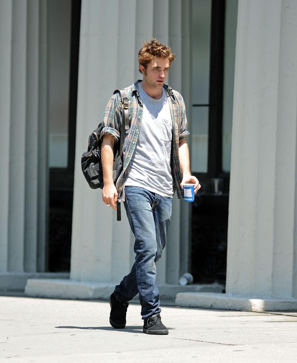 Robert Pattinson in 2009, wearing an outfit he might still wear today.