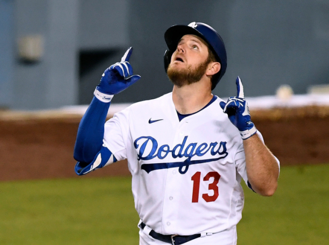 Max Muncy gets the better of Alex Wood this time to lift Dodgers past Giants