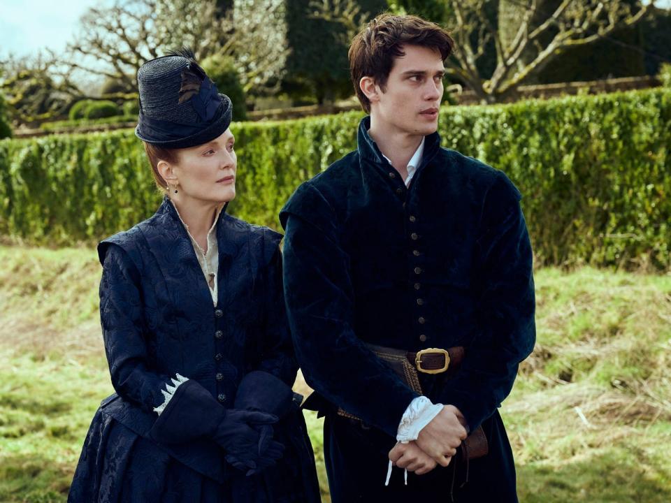 Julianne Moore and Nicholas Galitzine in "Mary & George"