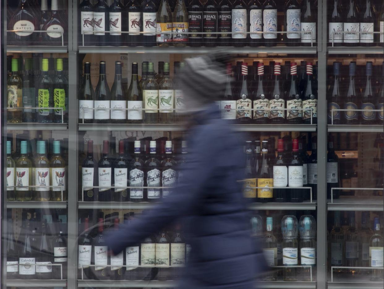 As Canadians weigh the pros and cons of alcohol use, they should be thinking not just about the risks to their physical health, but also to their mental health. THE CANADIAN PRESS/Adrian Wyld