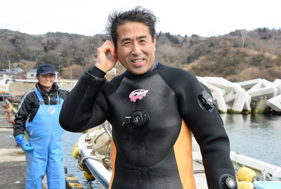 Yasuo Takamatsu auf einer seiner Tauchmission, um die sterblichen Überreste seiner Frau zu suchen. (Bild: TORU YAMANAKA/AFP via Getty Images)