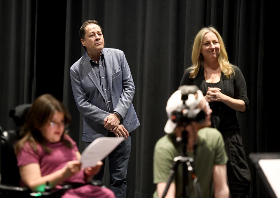 Actors French Stewart and his wife Vanessa work with University of Mount Union students on self-taping auditions during a recent visit to the campus.