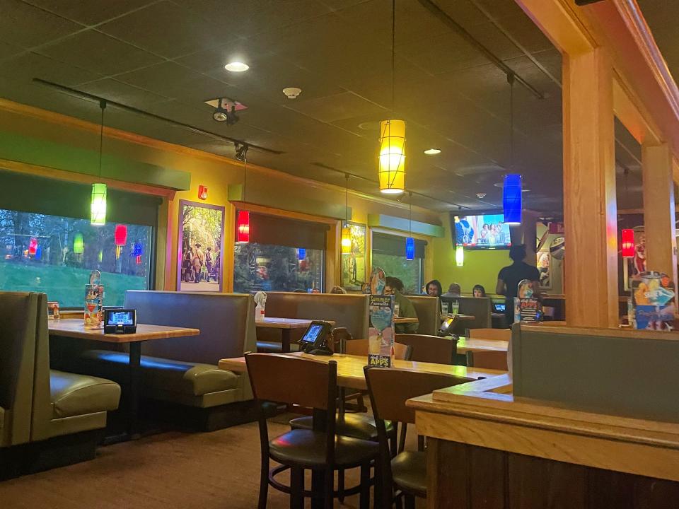 applebees restaurant interior