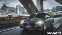 <p>2023 Audi A7 Sportback 55 TFSI quattro S line運動版都會試駕！-01</p> 