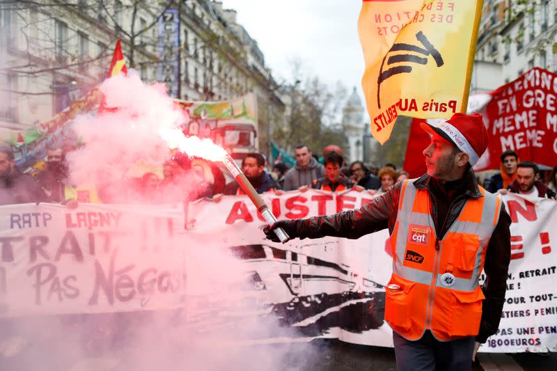 France faces its fifteenth consecutive day of strikes