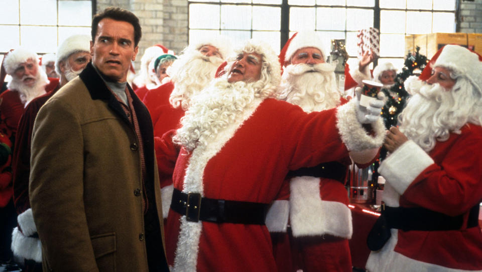 Arnold Schwarzenegger meets Santa (James Belushi)