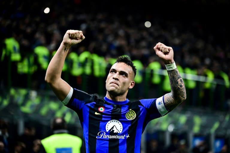 El atacante argentino Lautaro Martínez, capitán del Inter de Milán, celebra tras marcar un gol contra el Atalanta en la 21ª jornada de Serie A, el 28 de febrero de 2024 en Milán. (Piero CRUCIATTI)