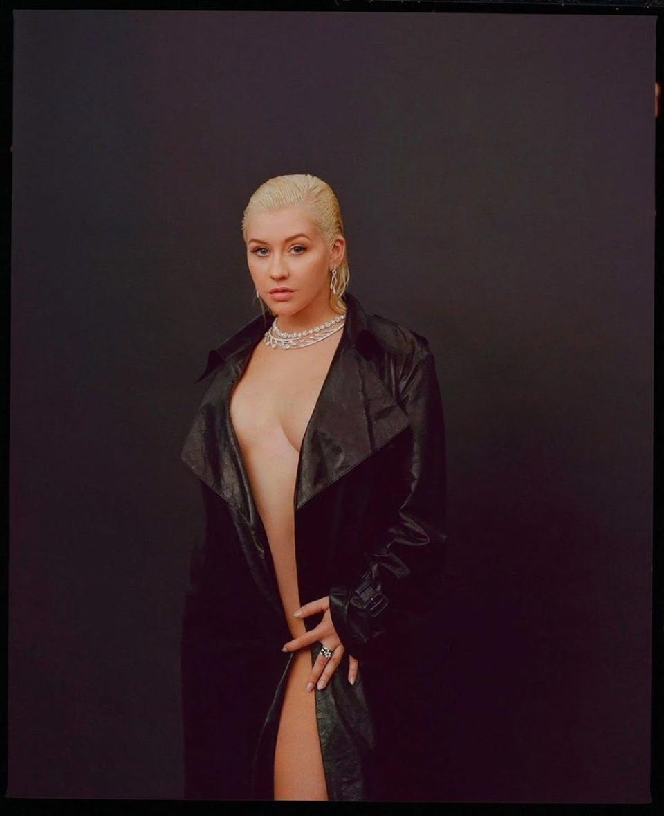 Christina Aguilera Drops Wisdom While Posing Completely Nude