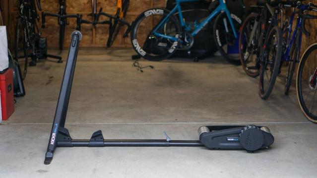 The Wahoo Kickr Rollr is a half-smart trainer on rollers – details 