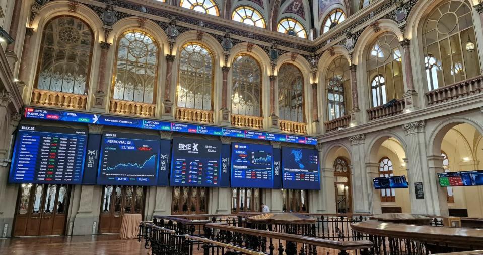 El Ibex 35 se hace fuerte por encima de los 11.000 puntos; Banco Sabadell se dispara en Bolsa