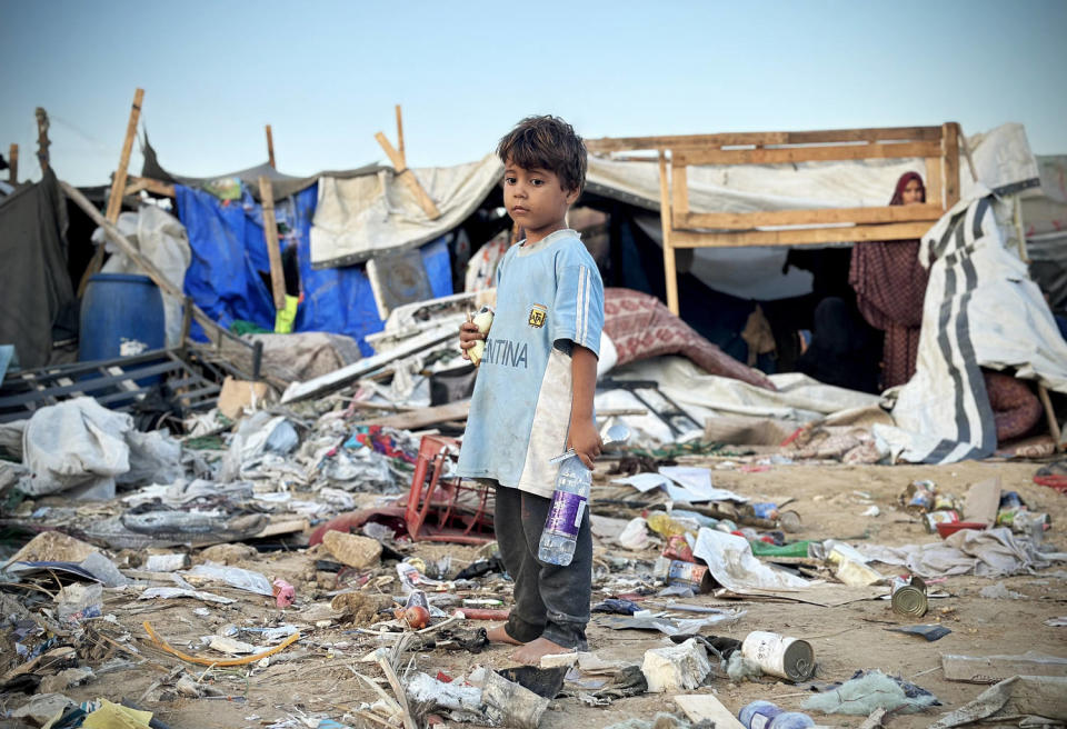 Israeli strike hits tents in the backyard of Aqsa Hospital (Abdallah Fs Alattar/Anadolu via Getty Images)