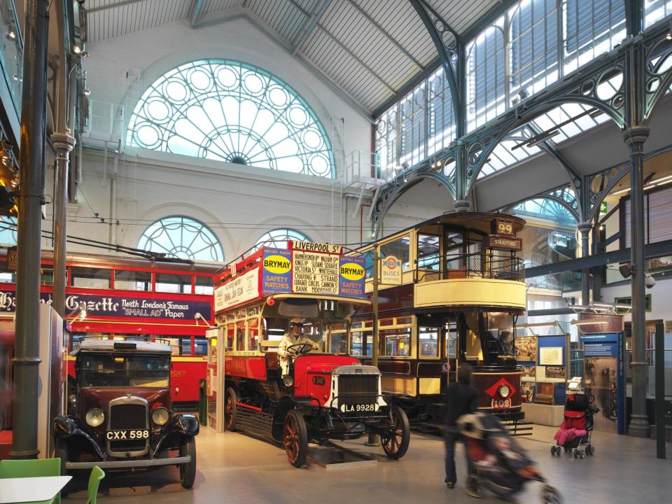 (TfL, from London Transport Museum Collection)