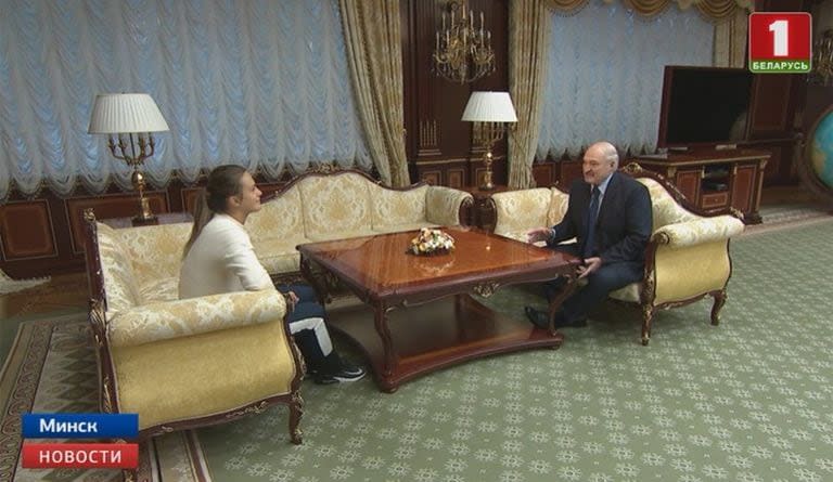 Polémica: Sabalenka, en 2021, con Alexander Lukashenko, el presidente de Belarús que muestra su apoyo a Vladimir Putin