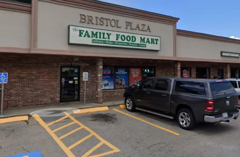 ▲開出頭獎的超市 Family Food Mart，也因此幸運獲得1萬美元分紅。（圖／翻攝Massachusetts State Lottery）