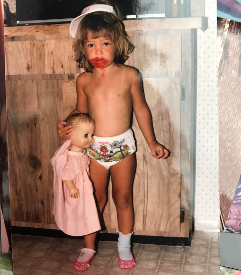 <p>Little-known fact: Mandy had a career as a makeup artist before stepping in front of the camera. (Photo: Mandy Moore via <a rel="nofollow noopener" href="https://www.instagram.com/p/BQnyWInFjiU/?taken-by=mandymooremm&hl=en" target="_blank" data-ylk="slk:Instagram;elm:context_link;itc:0;sec:content-canvas" class="link ">Instagram</a>) </p>