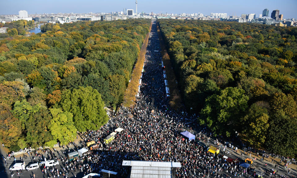 Ein Zeichen gegen Rechts: “Unteilbar”-Demo in Berlin (Bild: AFP)