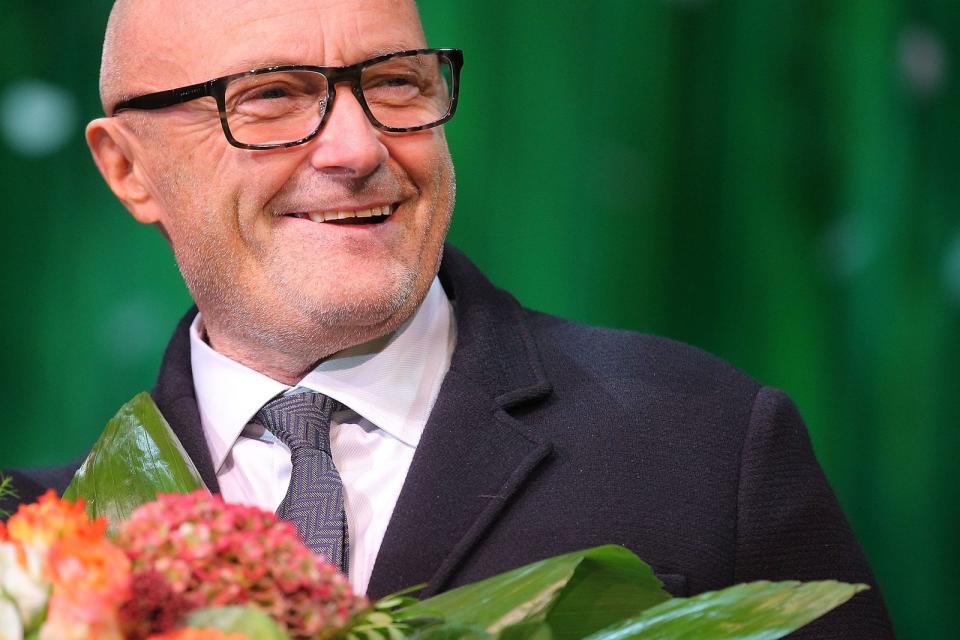 Der weitaus bekanntere Phil Collins ist natürlich dieser hier, der Musiker. Einst als Schlagzeuger der Prog-Rock-Band Genesis gestartet, avancierte der Brite in den 80-ern zu einem der erfolgreichsten Pop-Sänger aller Zeiten. (Bild: Thomas Niedermueller/Getty Images)