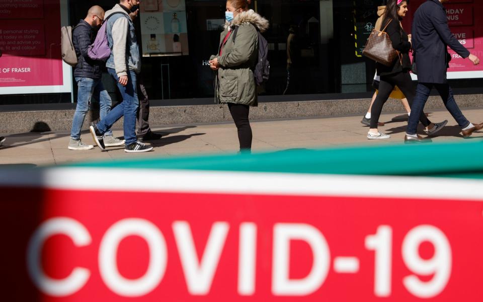  Shoppers on Oxford Street, London - John Sibley/Reuters