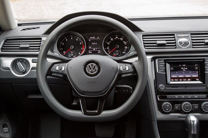 2016 Volkswagen Passat S interior photo