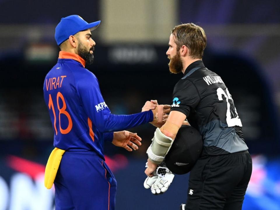 Kane Williamson shakes hands with Virat Kohli (Getty Images)