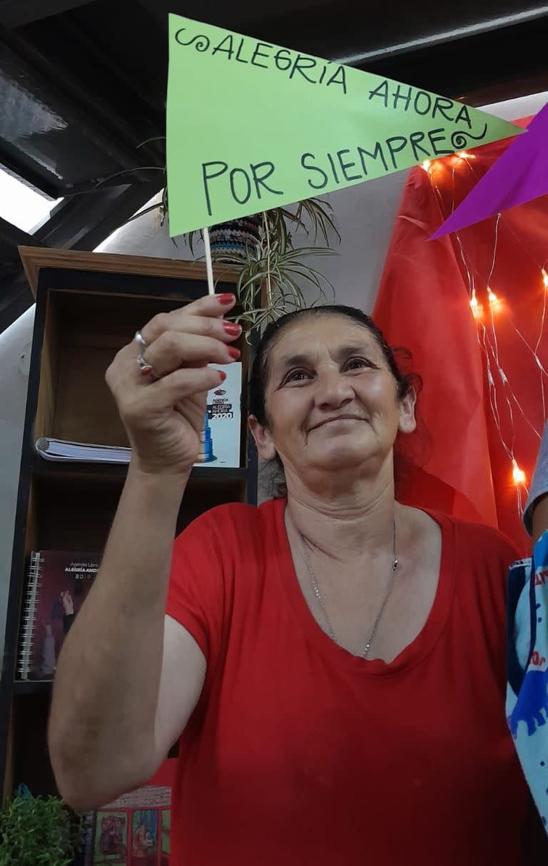 María Núñez terminó su primaria a los 51 años y se anotó para hacer el secundario