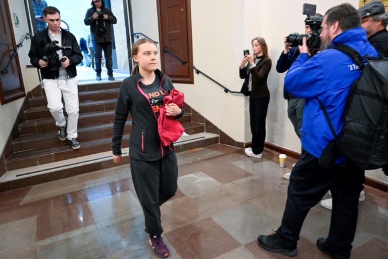 La militante écologiste Greta Thunberg arrive au tribunal de Stockholm, le 8 mai 2024 en Suède (Fredrik SANDBERG)