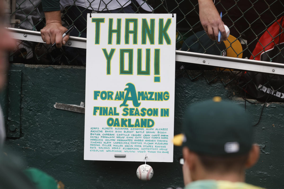 Athletics, fans say goodbye with tributes, memories in final game at Oakland Coliseum