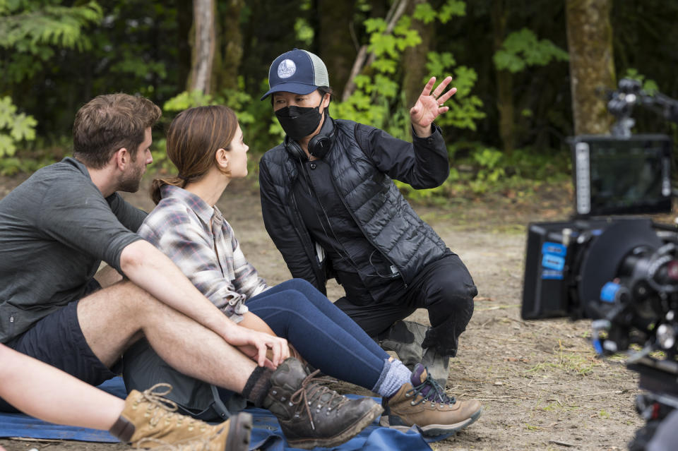 Director So Yong Kim talking to Jenna Coleman and Oliver Jackson-Cohen in the set of 'Wilderness.'