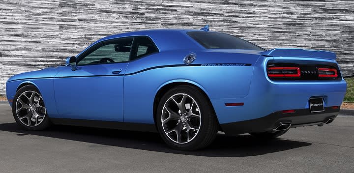 2016 Dodge Challenger SXT side profile photo