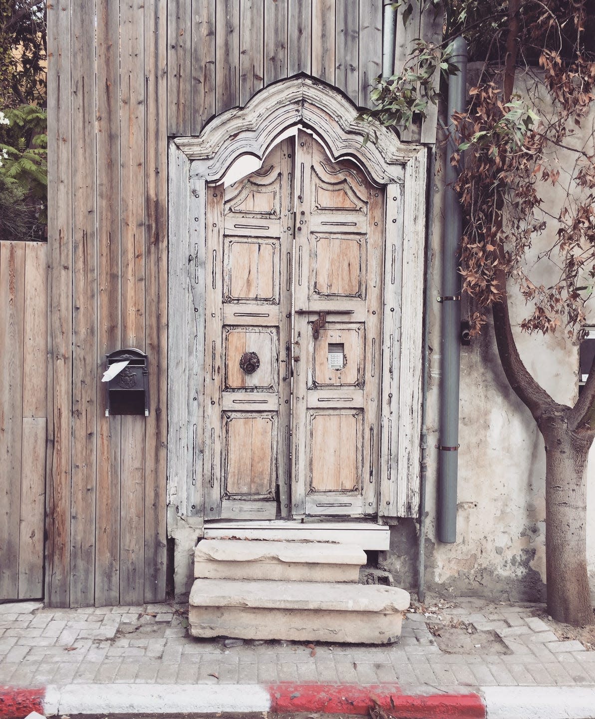 door in tel aviv