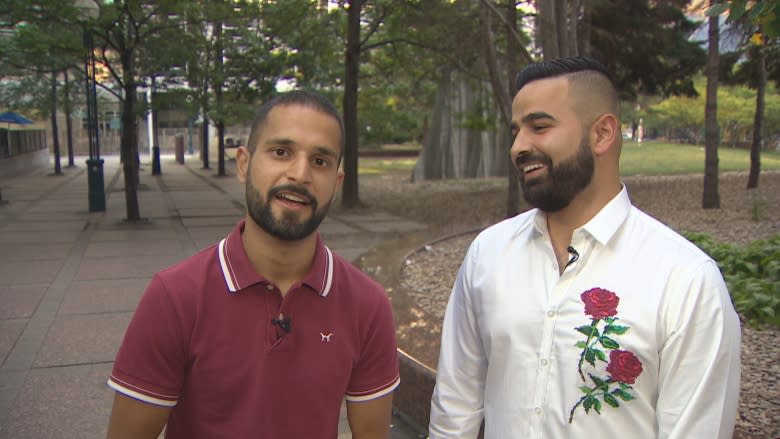 2 friends test the kindness of Canadians by travelling coast to coast with no money