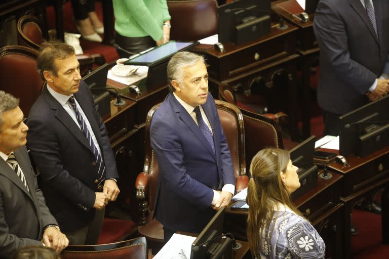 Los senadores opositores Alfredo Cornejo y Luis Naidenoff