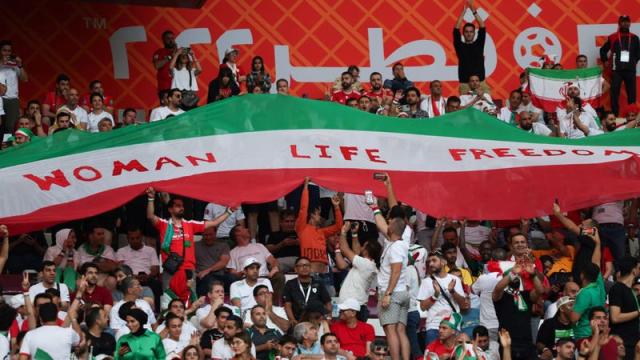 US Soccer uses rainbow crest in Qatar