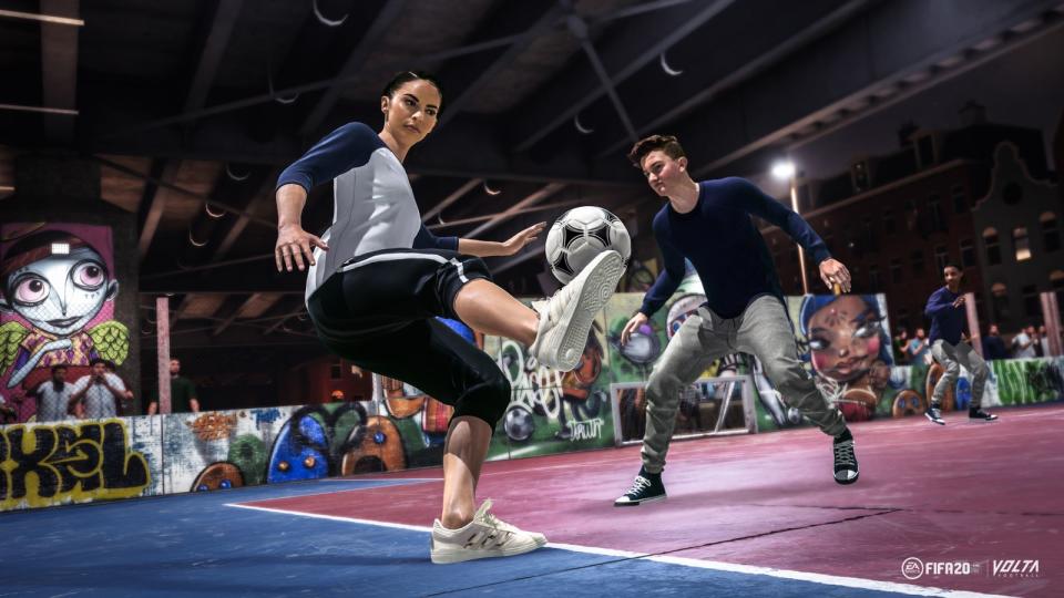 Kicken auf Kleinfeldern und in Käfigen, Mann gegen Frau - und am Ende siegt der Style. "FIFA 20" bringt mit dem "Volta Football"-Modus ein trickreiches Spielerlebnis, das man aus alten "FIFA Street"-Spielen kennt. (Bild: Electronic Arts)