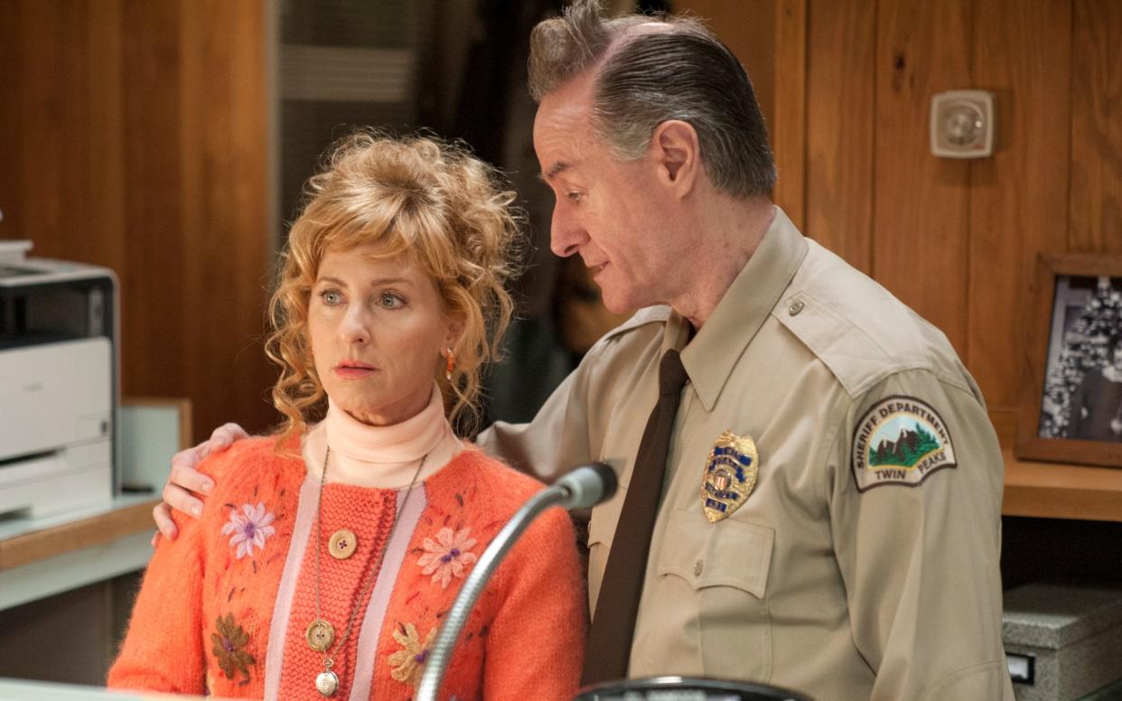 Kimmy Robertson and Harry Goaz as Lucy and Andy - SHOWTIME
