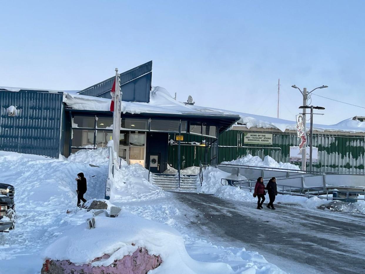 A photo of Inuvik's arena. The Beaufort Delta had few hockey players make the final roster of the N.W.T. hockey team that will compete at the Arctic Winter Games in March. This is reigniting a longstanding discussion about how the territory's sports teams can be more inclusive to athletes from communities outside Yellowknife.  (Dez Loreen/CBC - image credit)
