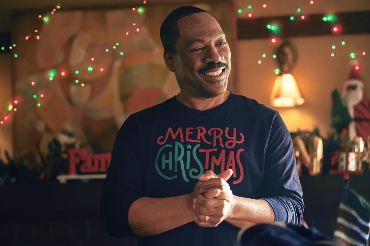 Eddie Murphy spielt die Hauptrolle in der Weihnachtskomödie "Candy Cane Lane". (Bild: Amazon Content Services LLC)