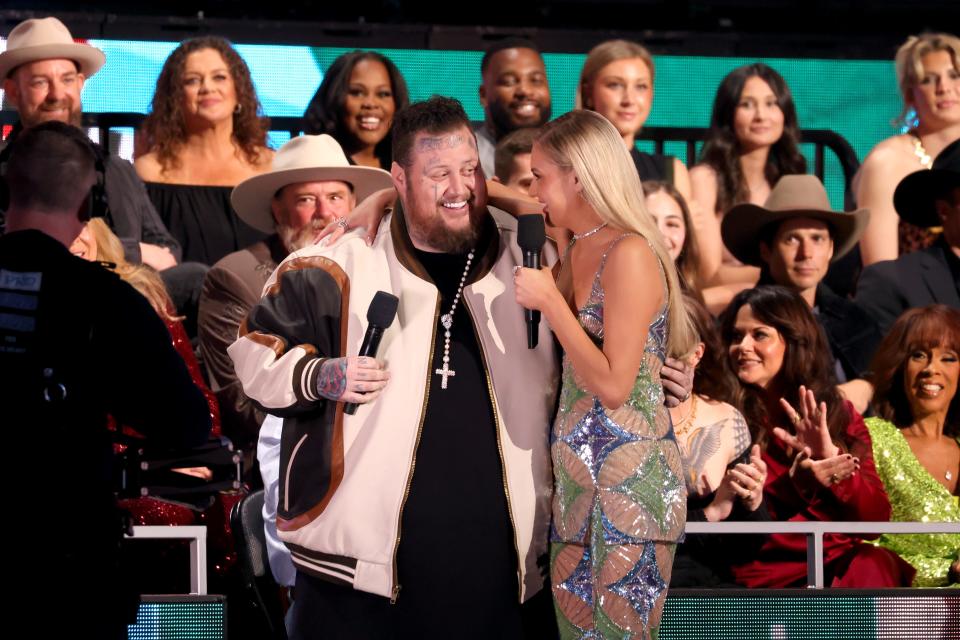 AUSTIN, TEXAS - APRIL 07: (L-R) Jelly Roll and Kelsea Ballerini speak onstage during the 2024 CMT Music Awards at Moody Center on April 07, 2024 in Austin, Texas. (Photo by Rick Kern/Getty Images for CMT) ORG XMIT: 776023976 ORIG FILE ID: 2147207069