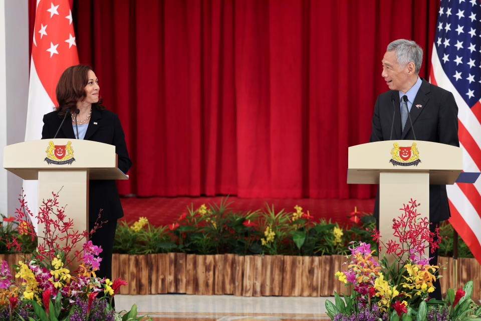 U.S. Vice President Kamala Harris and Singapore's Prime Minister Lee Hsien Loong hold a joint news conference in Singapore, August 23, 2021. REUTERS/Evelyn Hockstein/Pool