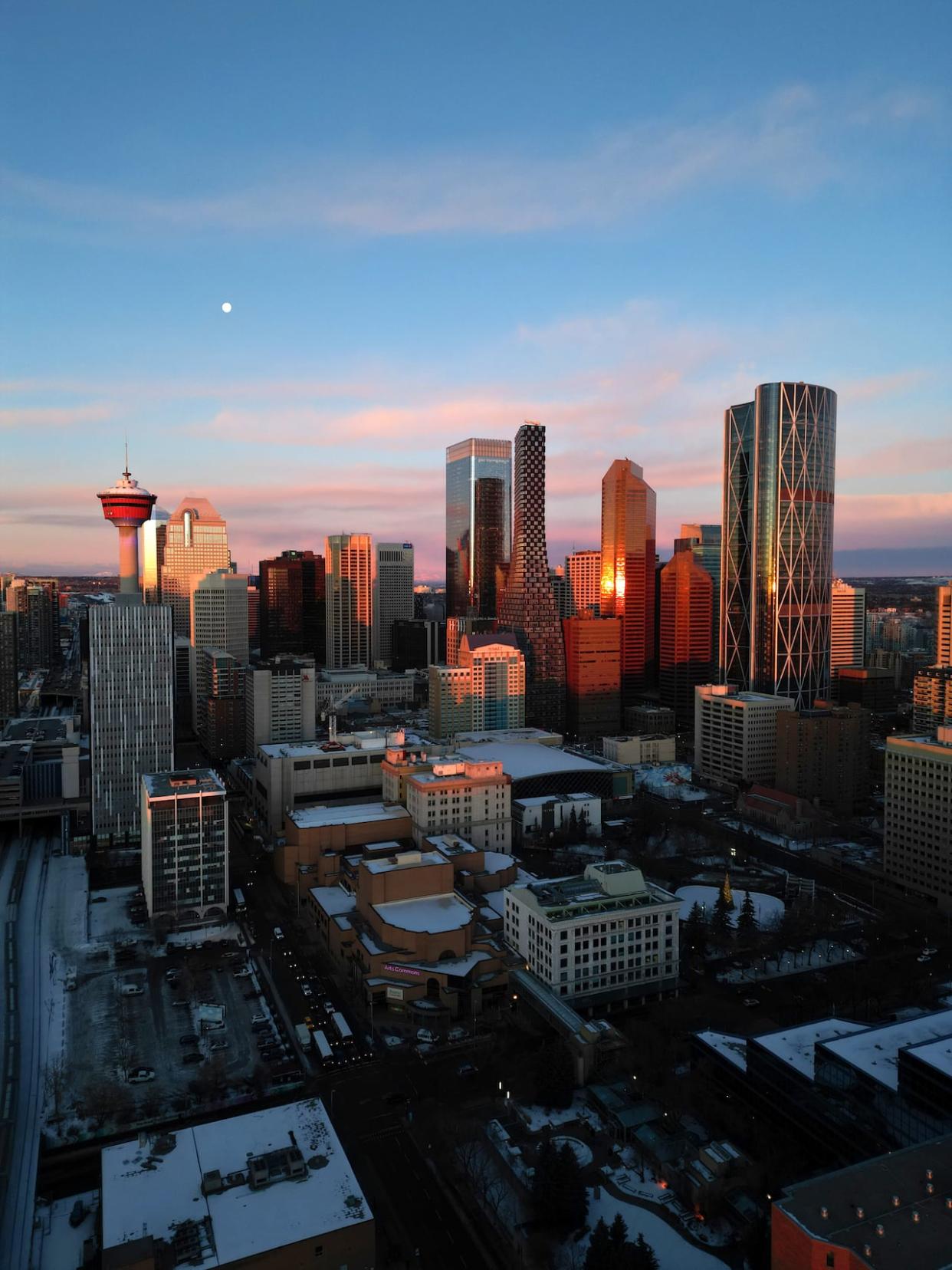 Conversations between the cities will involve exploring places like Stephen Avenue, which the CEO of the Downtown Denver Partnership says is similar to the U.S. city's 16th Street Mall. (Nicholas Coyne - image credit)