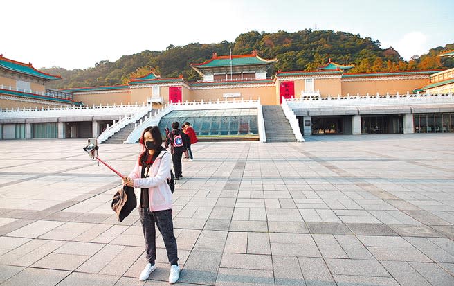 受到2019新型冠狀病毒疫情持續升高影響，來台灣觀光的國際旅客持續下滑，觀光產業面臨嚴重的考驗，各觀光景點也盛況不再。圖為故宮博物院。（鄭任南攝）