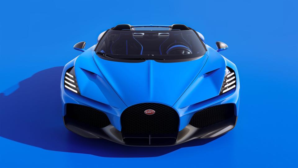 „Vier gewinnt“: Die Scheinwerfer-Signatur versteht Bugatti als „subtile Anspielung auf den Allradantrieb und die vier Turbolader des W16 Mistral“. - Copyright: Bugatti Rimac