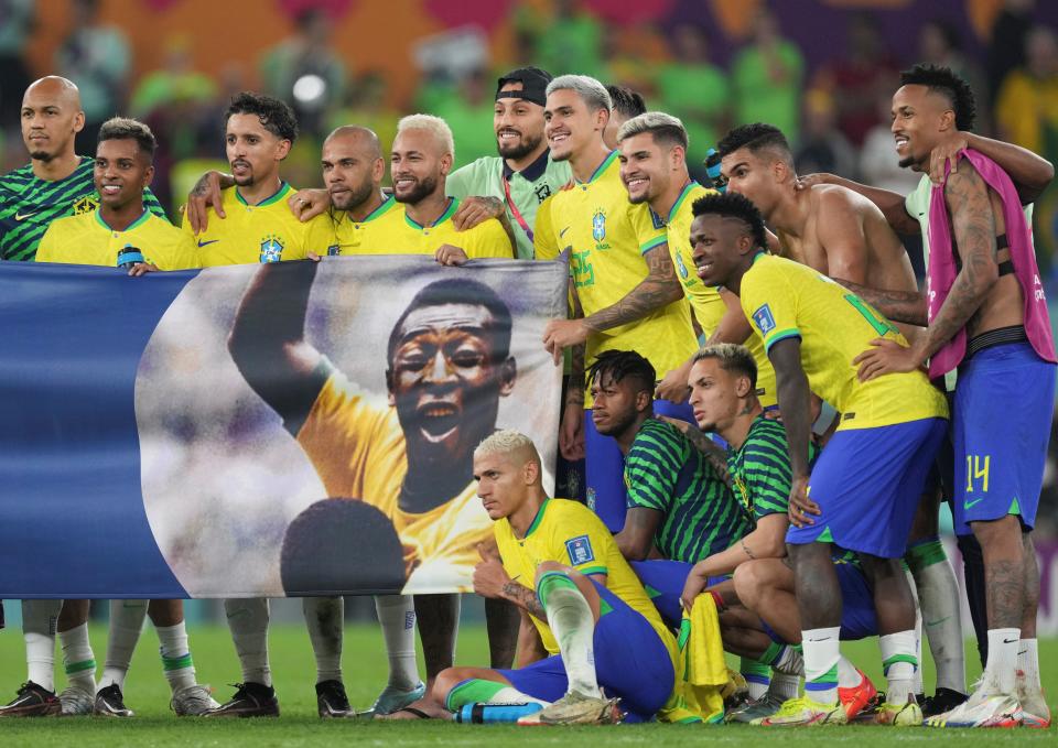 Los jugadores de Brasil en homenaje al exjugador Pel&#xe9; durante la Copa Mundial de la FIFA 2022. (Foto: Getty)
