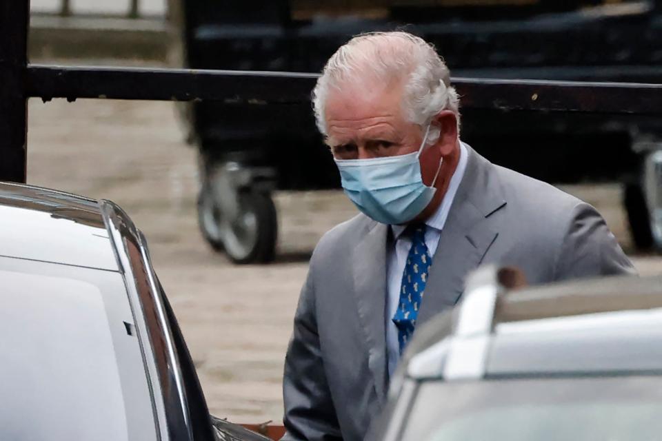 Le Prince Charles ce samedi devant le King Edward VII Hospital à Londres - TOLGA AKMEN / AFP