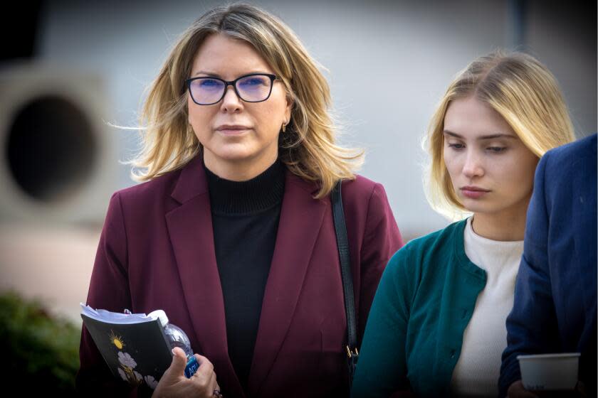 VAN NUYS, CA - FEBRUARY 14: Rebecca Grossman, left, and daughter heads to Van Nuys Courthouse West Van Nuys, CA. (Irfan Khan / Los Angeles Times)