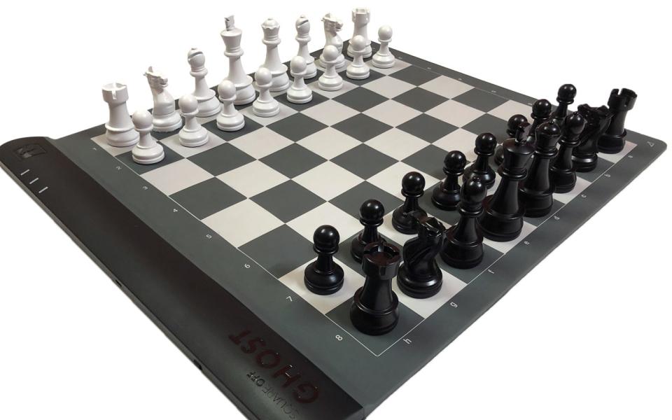 A rollable chess set - Square Off