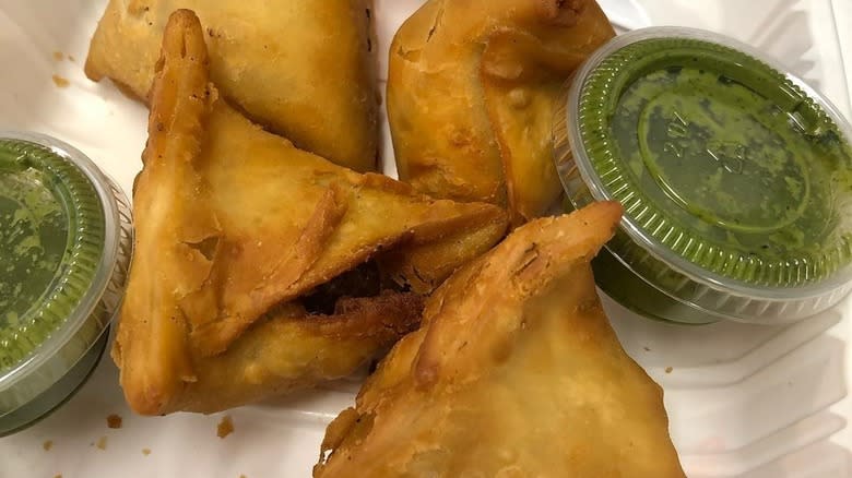 samosas with dip