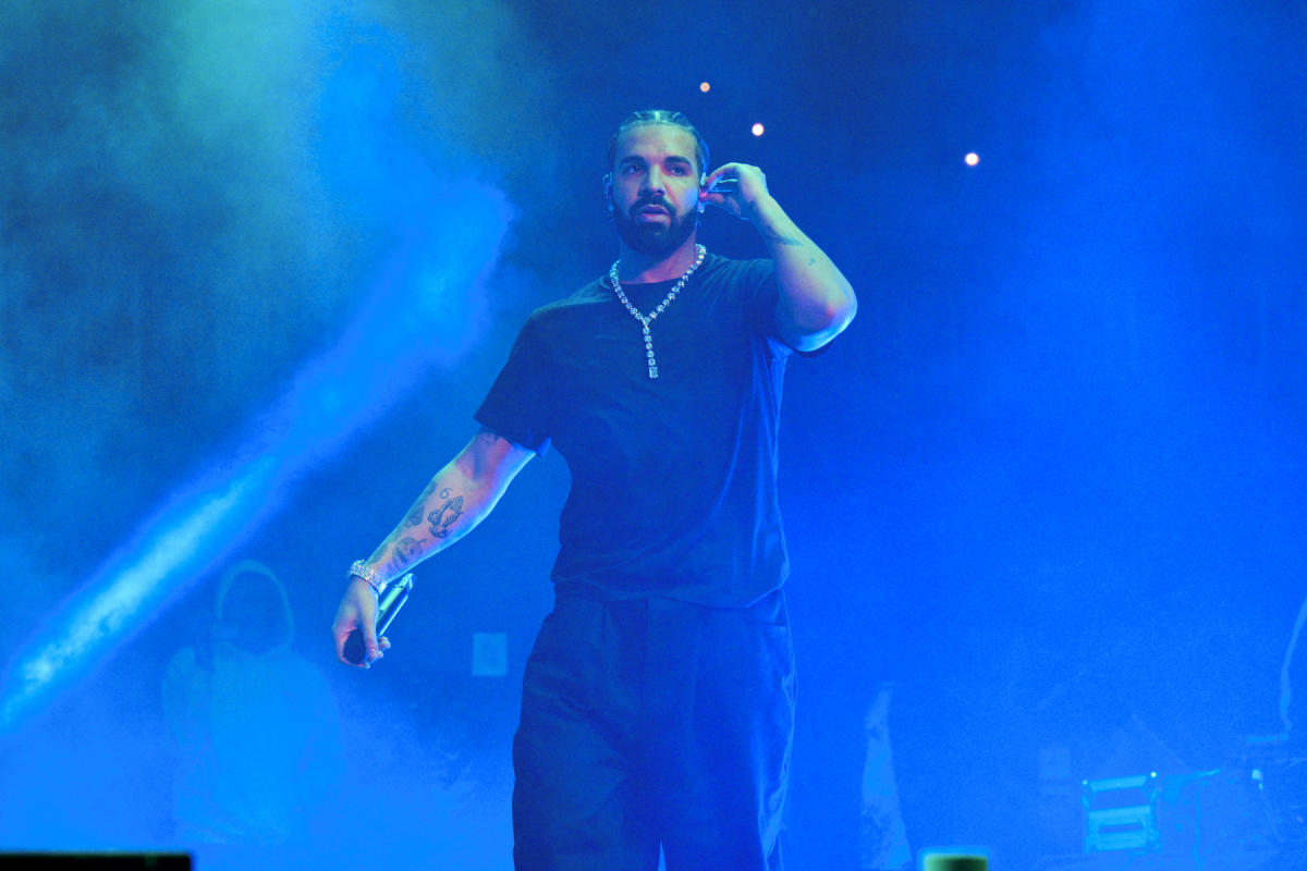 21 Savage misses Drake's Toronto concert and is replaced by Lil