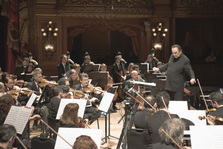 La mano maestra de Charles Dutoit, al frente de la Orquesta Estable del Teatro Colón